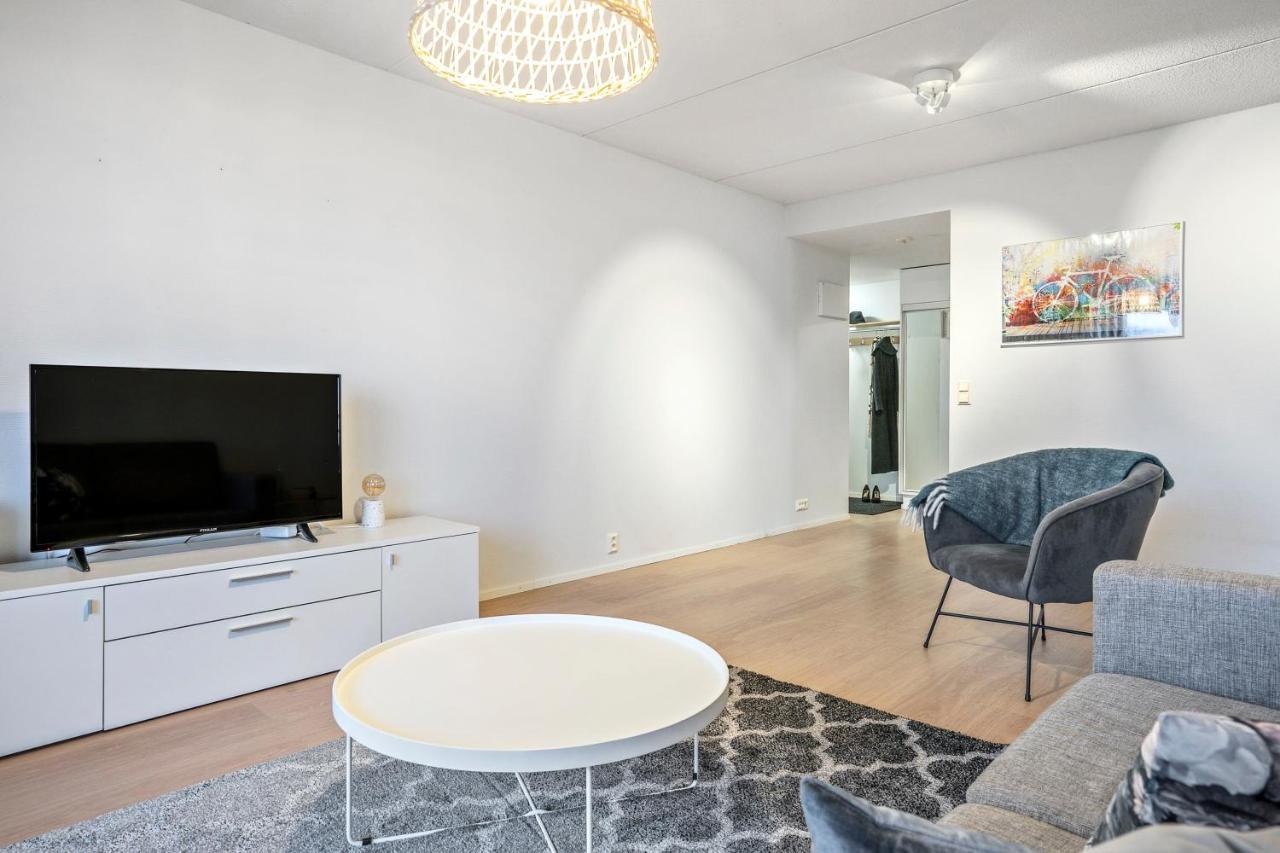 Apartment Sleepwell Sukkula With Private Sauna And Parking トゥルク エクステリア 写真